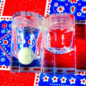 Vintage Dorothy Thorpe salt & pepper set